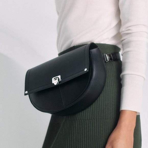 @shopcolle Handbags - Premium Leather Convertible Crossbody/Belt bag